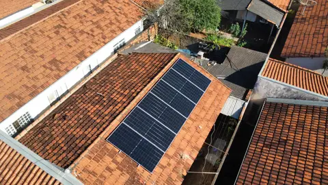 Sistema fotovoltaico instalado pela Solare Energy, vista aérea